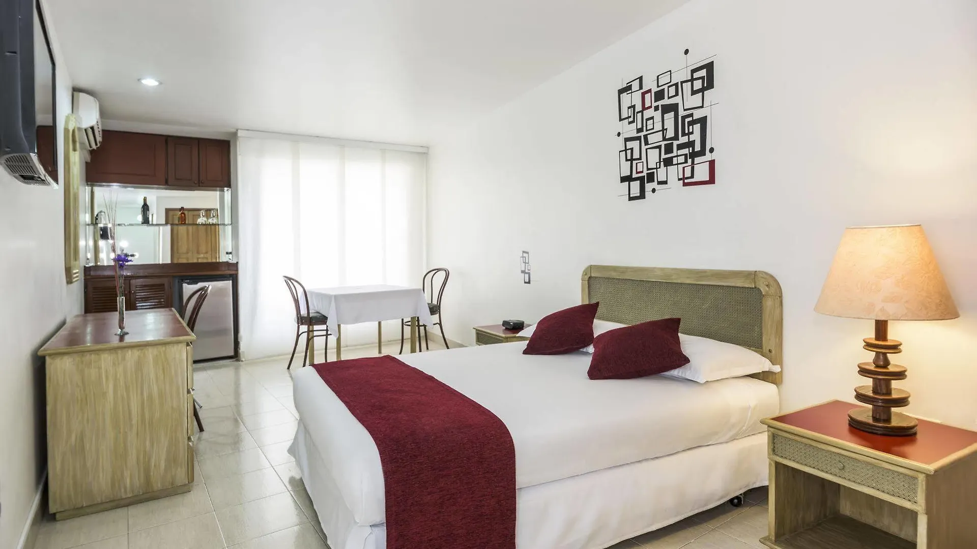 Hotel Don Jaime Cali 3*,
